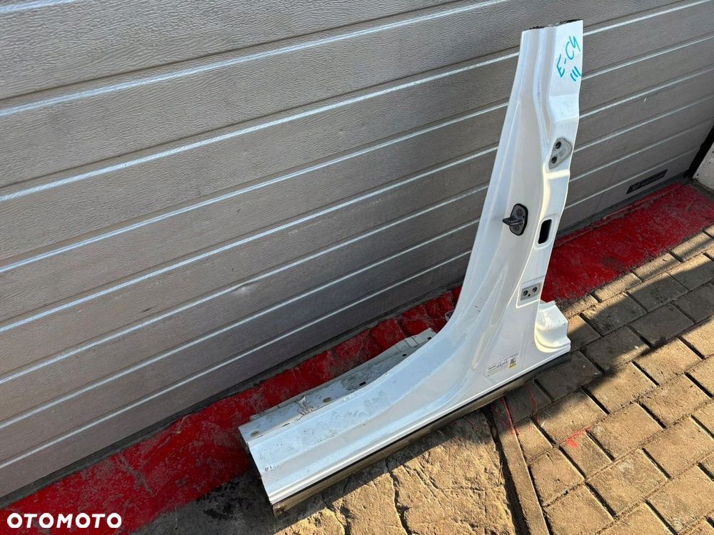 CITROEN E-C4 III SŁUPEK PRÓG LEWY C4 - 2