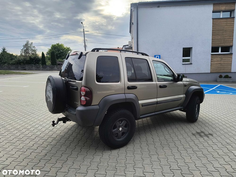 Jeep Liberty 2005 photo 4