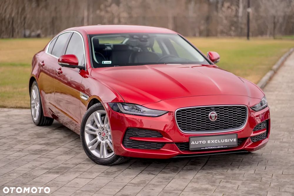 Jaguar XE 2.0 D180 HSE - 24