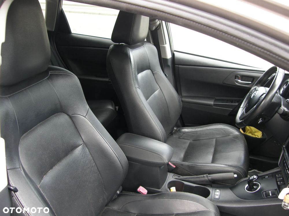 Toyota Auris - 15