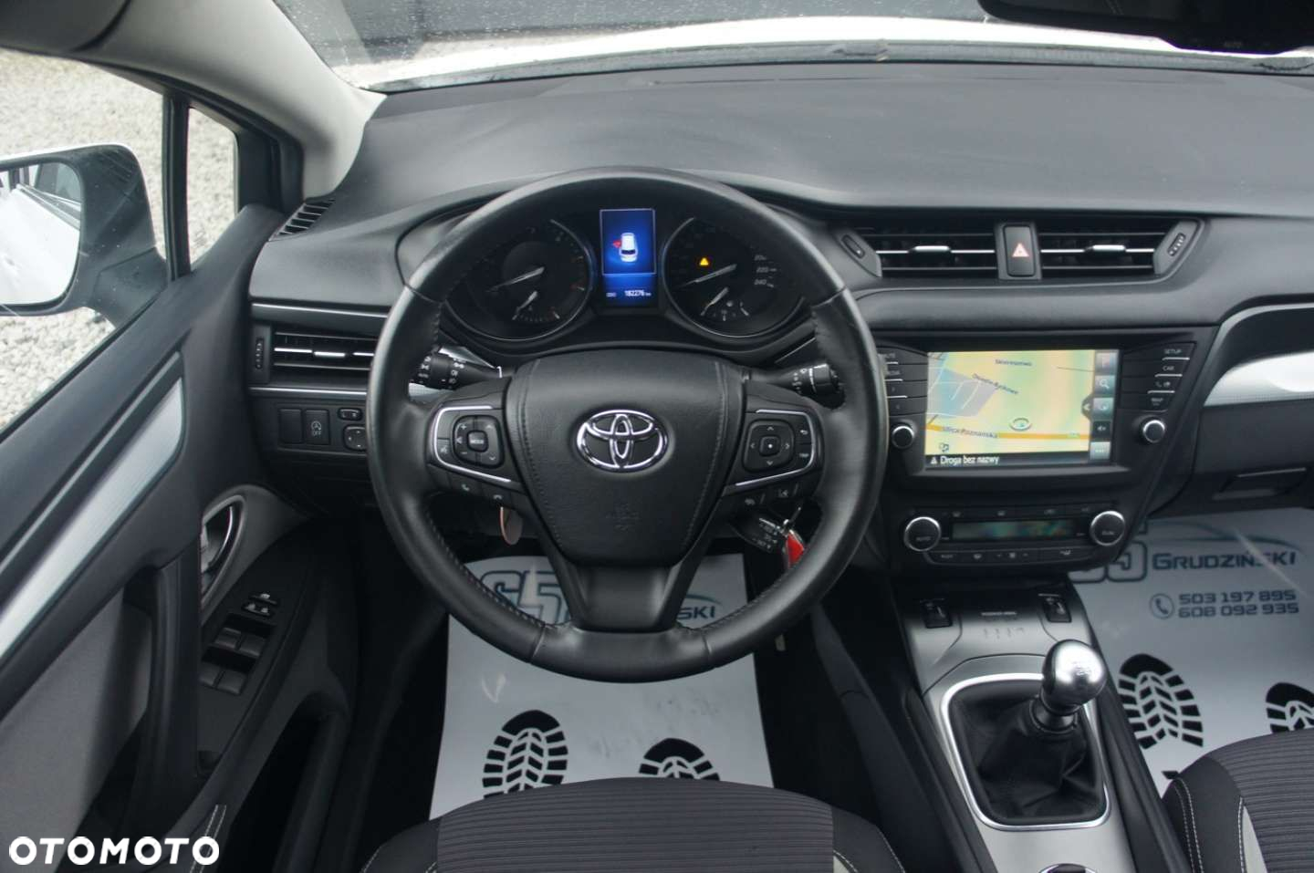 Toyota Avensis - 8