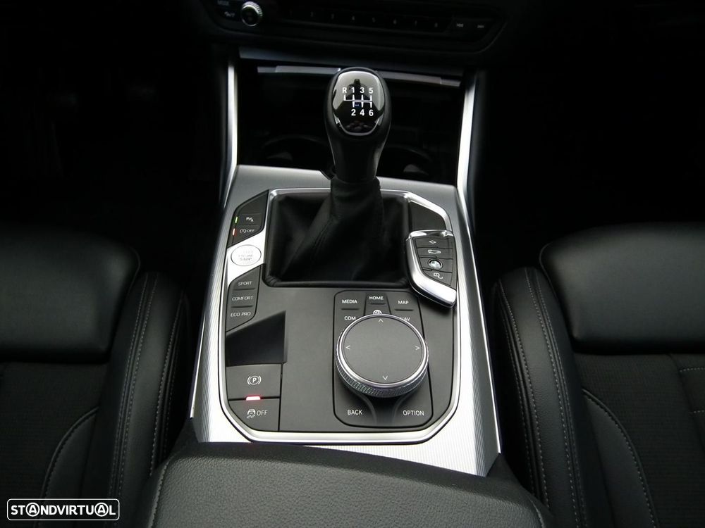 BMW 318 d Line Sport - 21