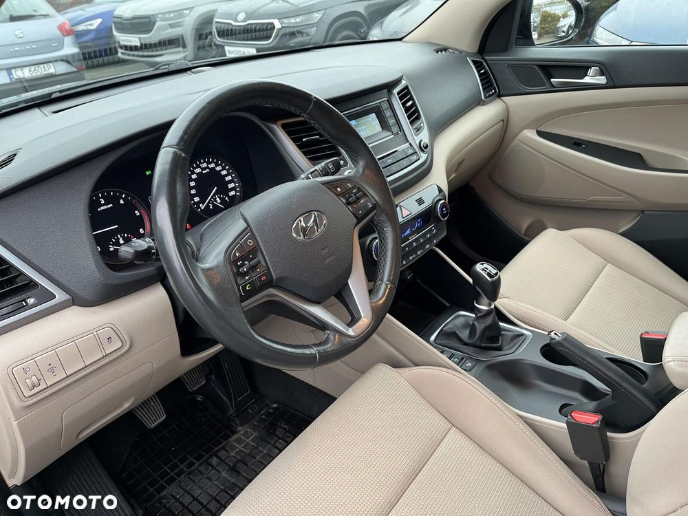 Hyundai Tucson 2.0 CRDI BlueDrive Comfort 2WD - 17