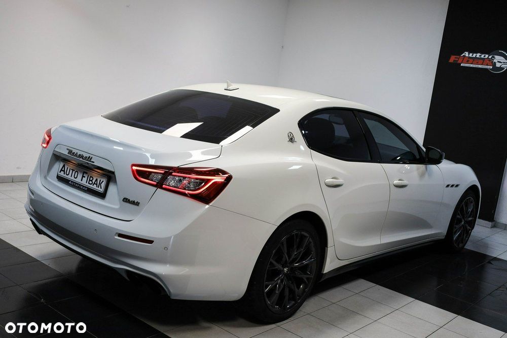 Maserati Ghibli - 10