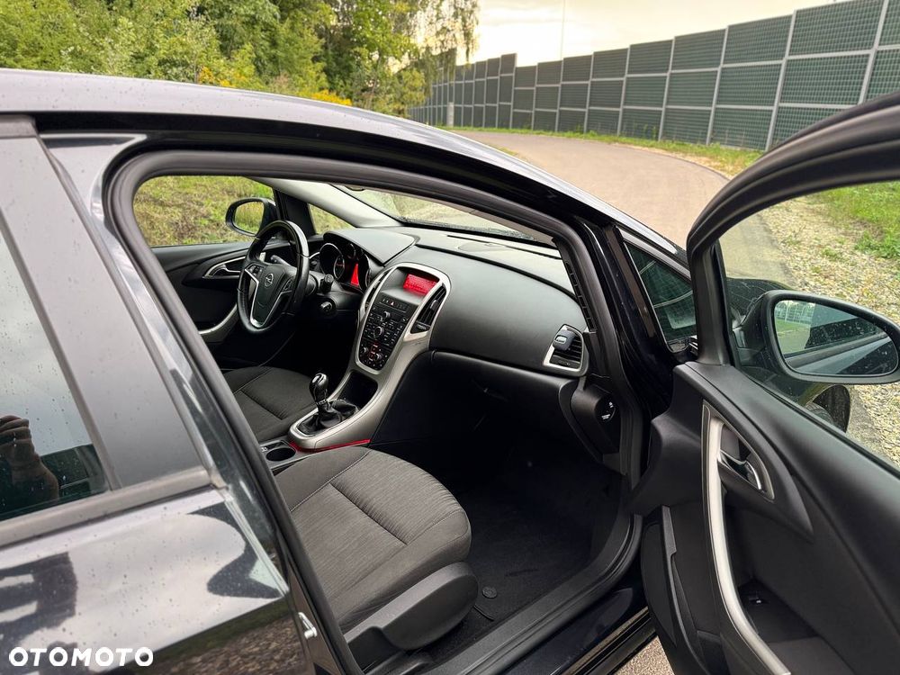 Opel Astra 1.4 Turbo - 11