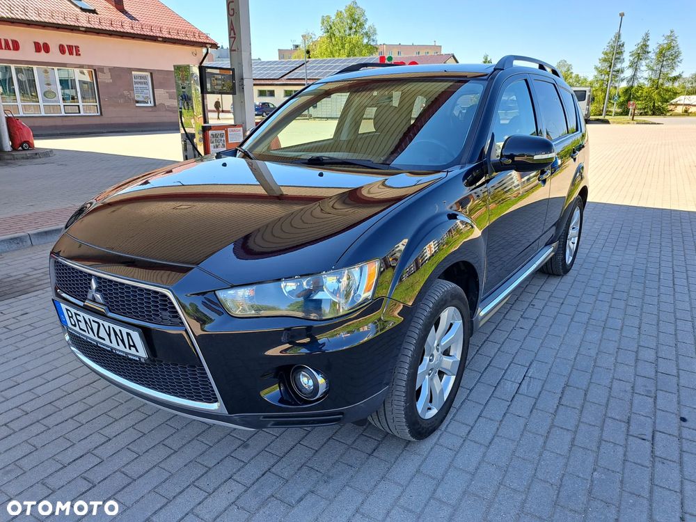 Mitsubishi Outlander - 2