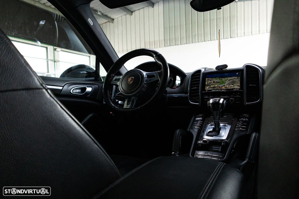 Porsche Cayenne Diesel Platinum Edition - 14