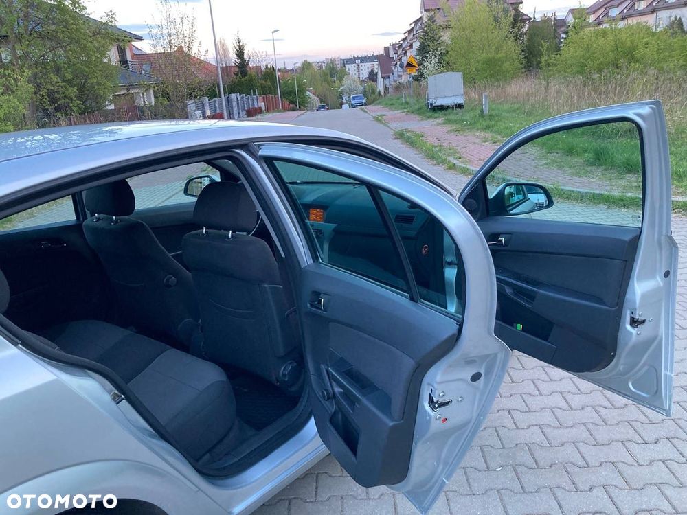 Opel Astra 1.6 - 9