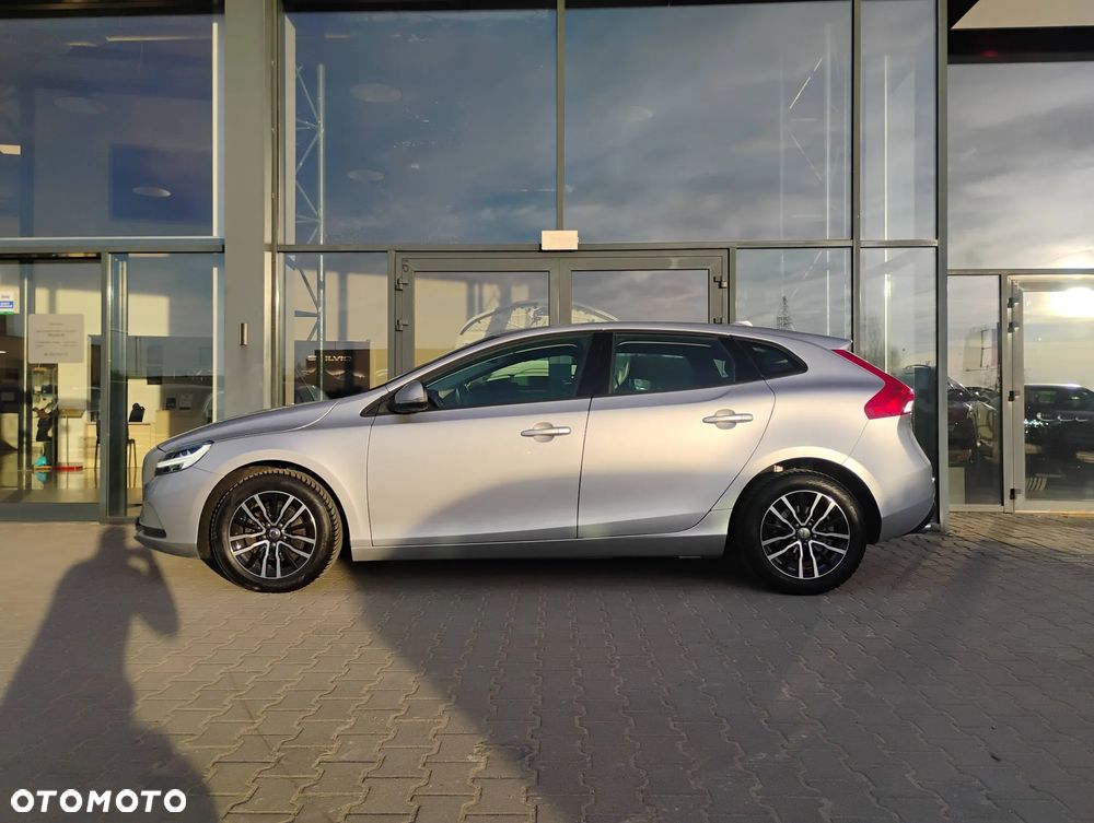 Volvo V40 D2 Drive-E Momentum - 9