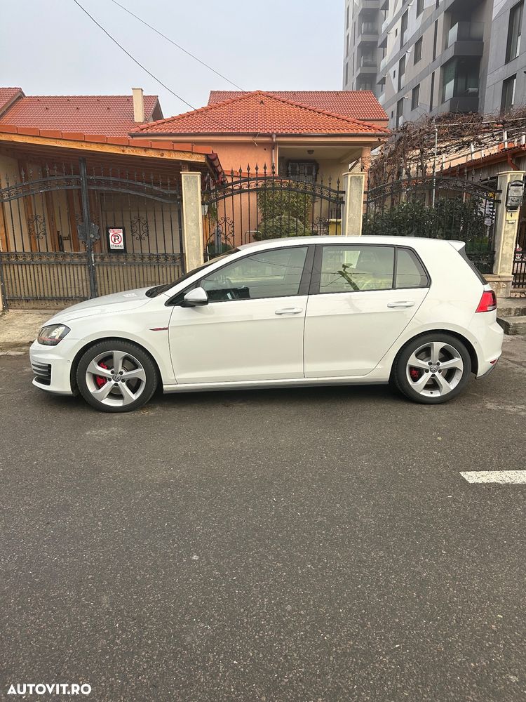 Volkswagen Golf - 4