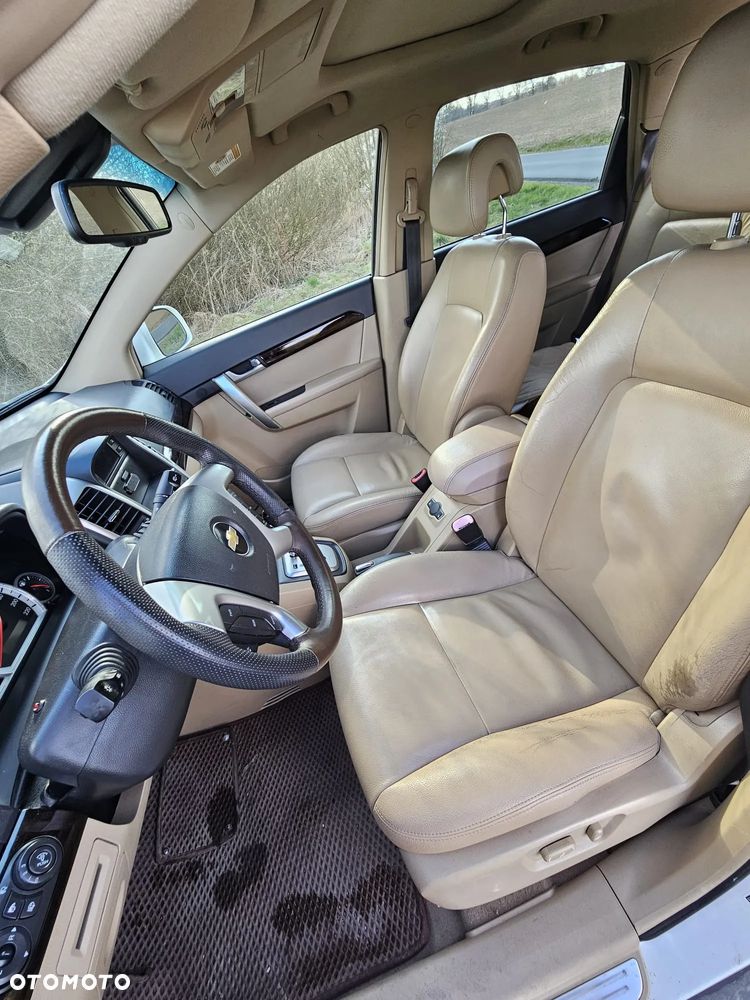 Chevrolet Captiva 3.2 LT (deu) - 10