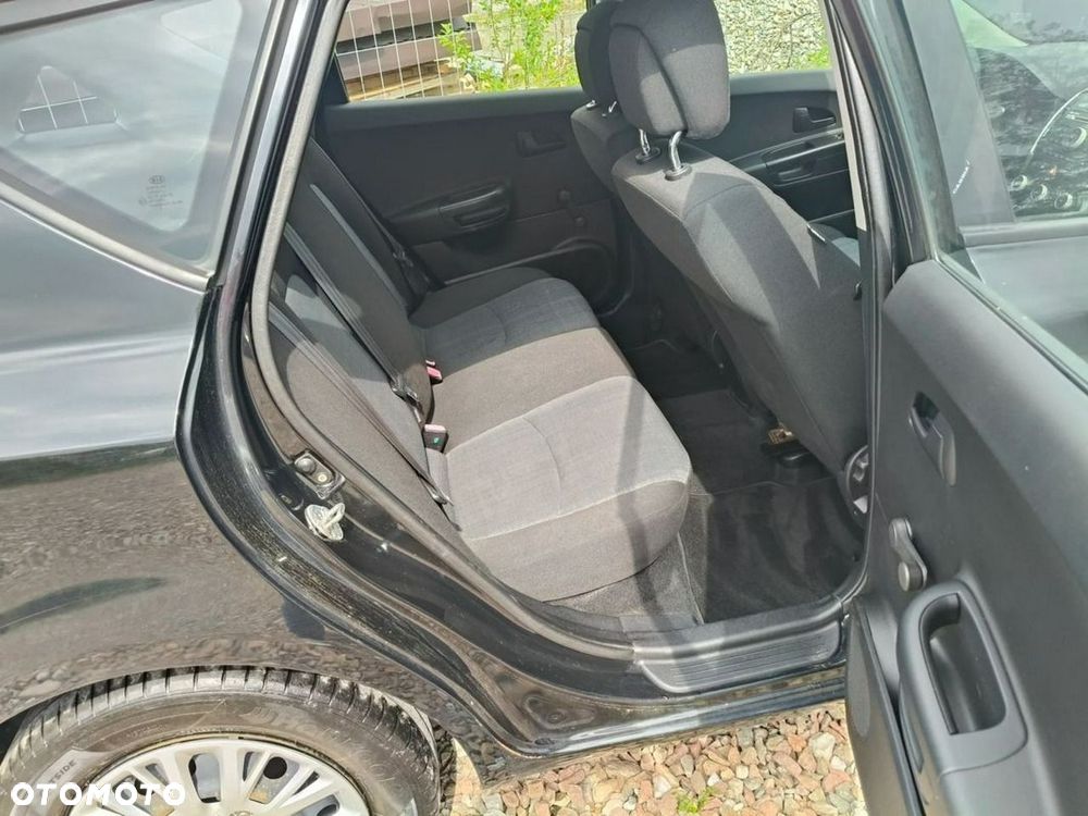 Kia Ceed - 21
