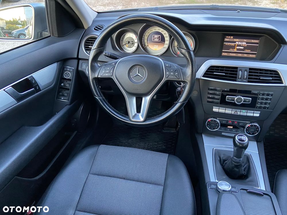 Mercedes-Benz Klasa C 180 CDI Avantgarde Edition - 20