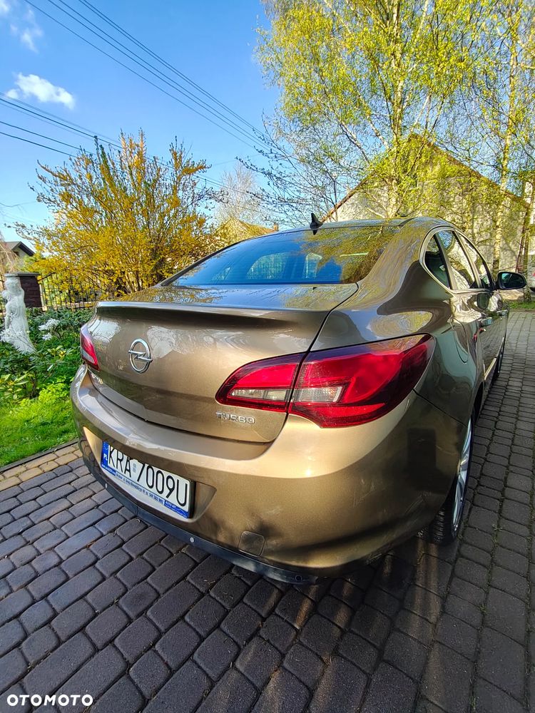 Opel Astra 1.4 T Executive - 2