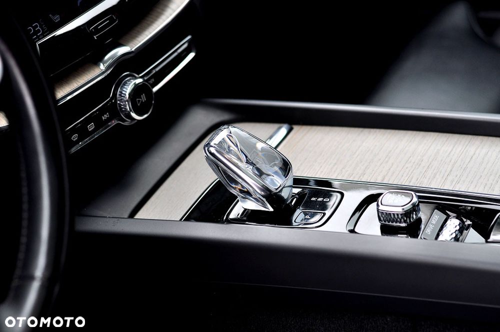 Volvo XC 60 T8 AWD Plug-In Hybrid Inscription - 30