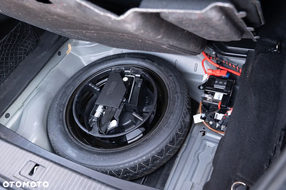 Mercedes-Benz Klasa E 220 CDI BlueEff Avantgarde - 23