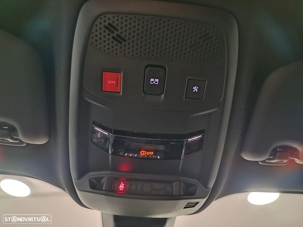 Peugeot 2008 1.2 PureTech GT Line - 24