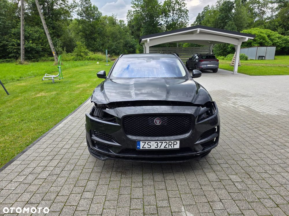 Jaguar F-Pace 25t AWD Prestige - 2