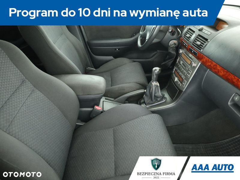 Toyota Avensis - 8