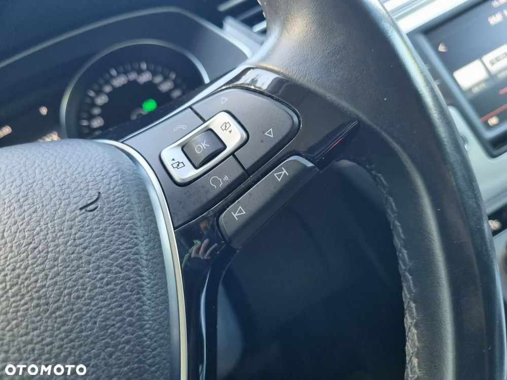 Volkswagen Passat - 18