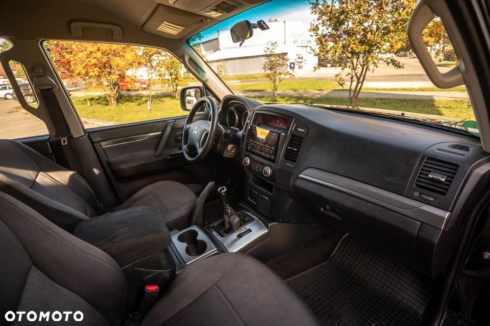 Mitsubishi Pajero 3.2 DI-D Invite - 24