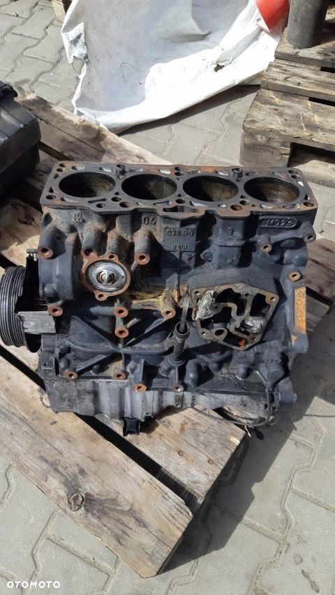 VW Passat b5 1.9TDi AVF Blok silnika wał dół