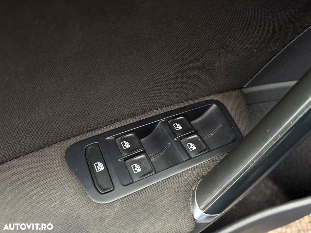 Volkswagen Golf Variant 1.6 TDI (BlueMotion Technology) Comfortline - 11