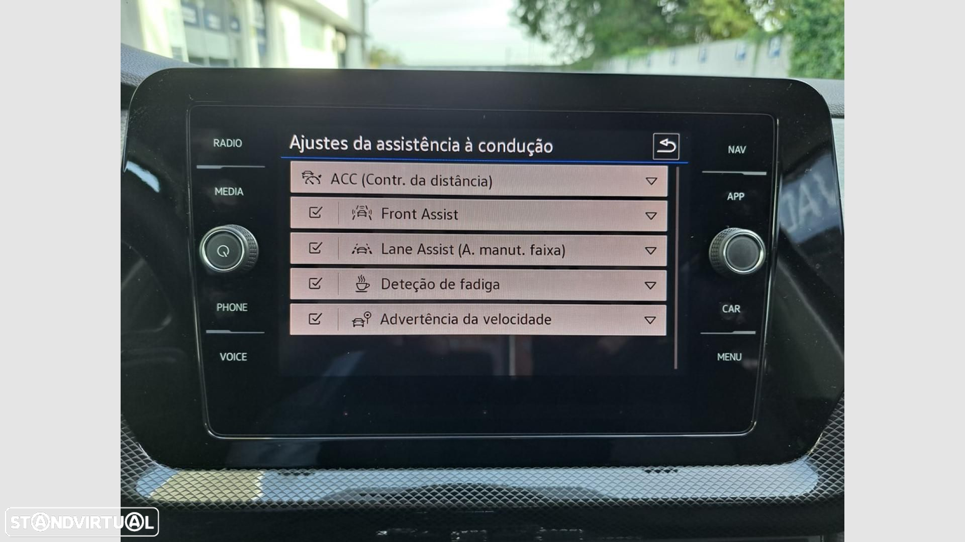 VW T-Cross - 12