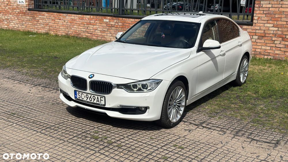 BMW Seria 3 328i Luxury Line - 24