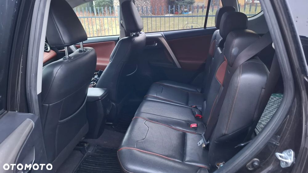 Toyota RAV4 - 9