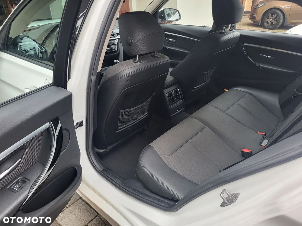 BMW Seria 3 320i GPF Sport Line Sport - 11