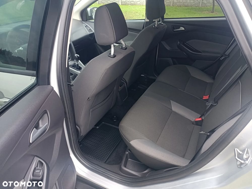 Ford Focus 1.6 TDCi DPF SYNC Edition - 8