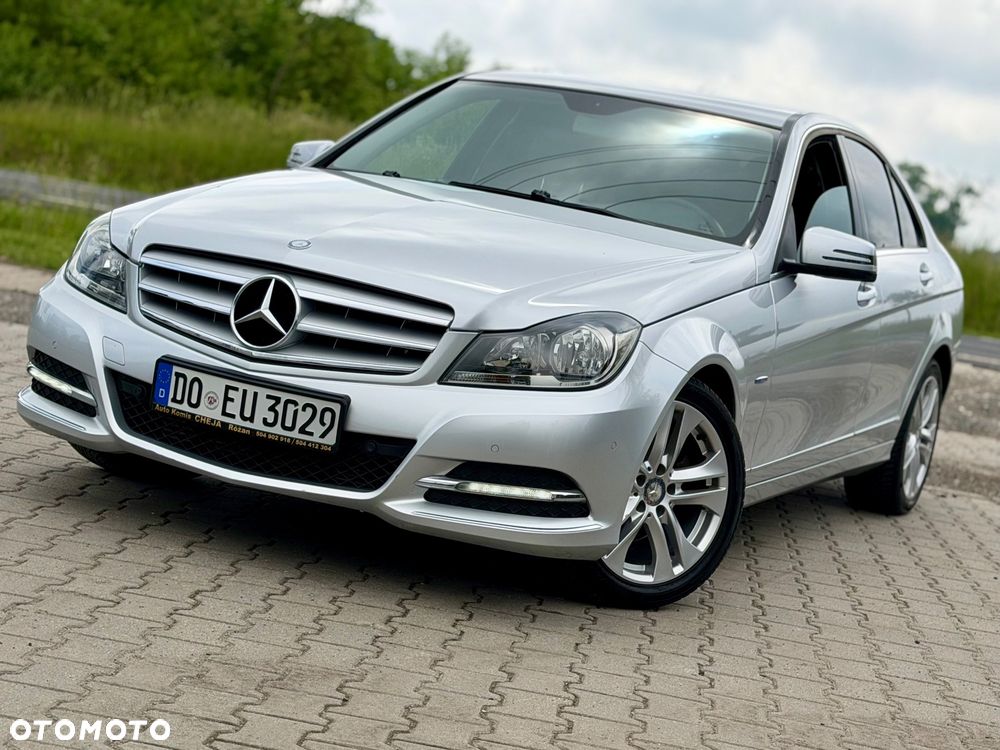 Mercedes-Benz Klasa C 180 CGI Automatik BlueEFFICIENCY Avantgarde - 32