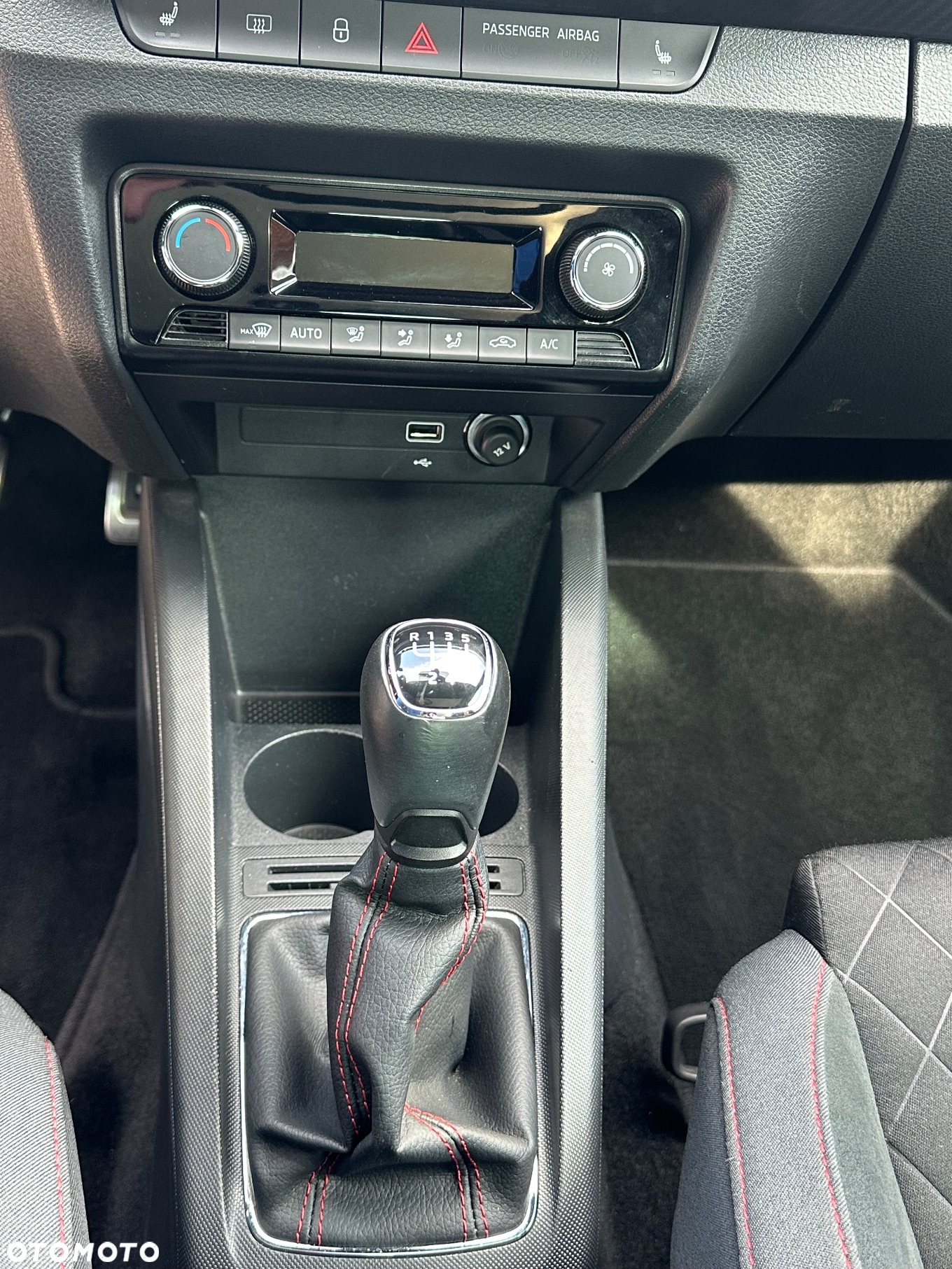 Skoda Fabia 1.0 TSI Monte Carlo - 31
