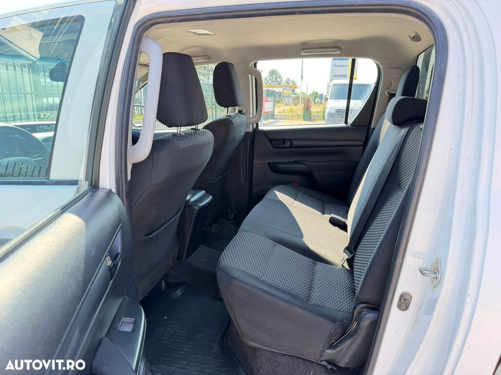 Toyota Hilux 2.4D 150CP 4x4 Double Cab 6MT Style - 17