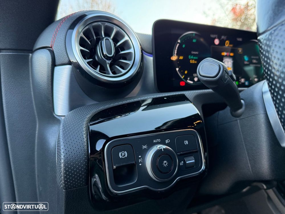 Mercedes-Benz CLA 250 e Shooting Brake 8G-DCT AMG Line - 14