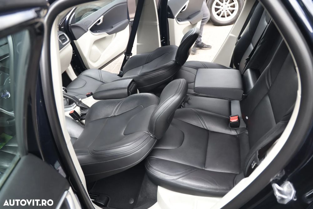 Volvo V40 D2 - 10