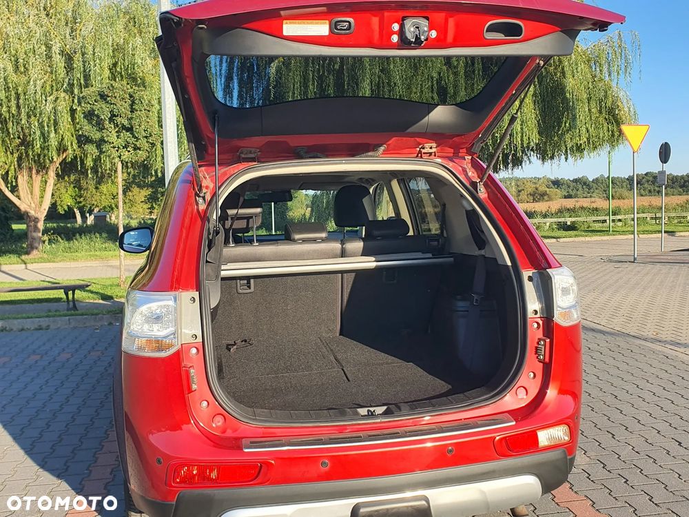 Mitsubishi Outlander 2.2 DID Instyle Navi 4WD - 10