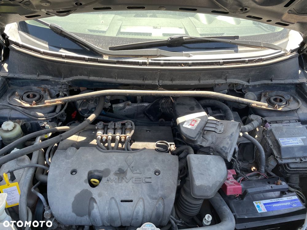 Mitsubishi Outlander 2.4 4WD CVT Intense - 6