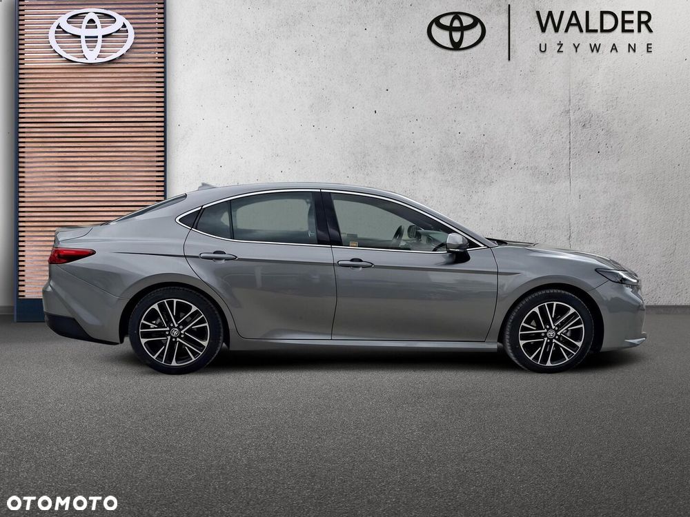Toyota Camry - 8
