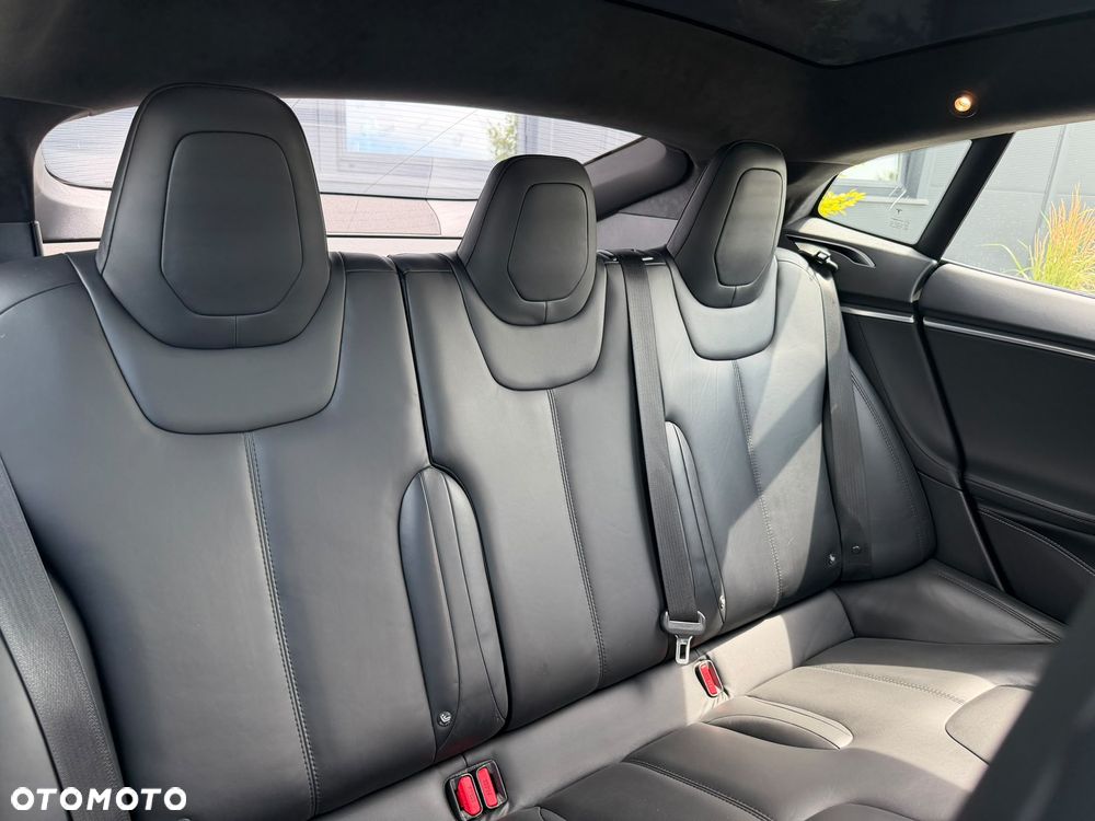 Tesla Model S - 28