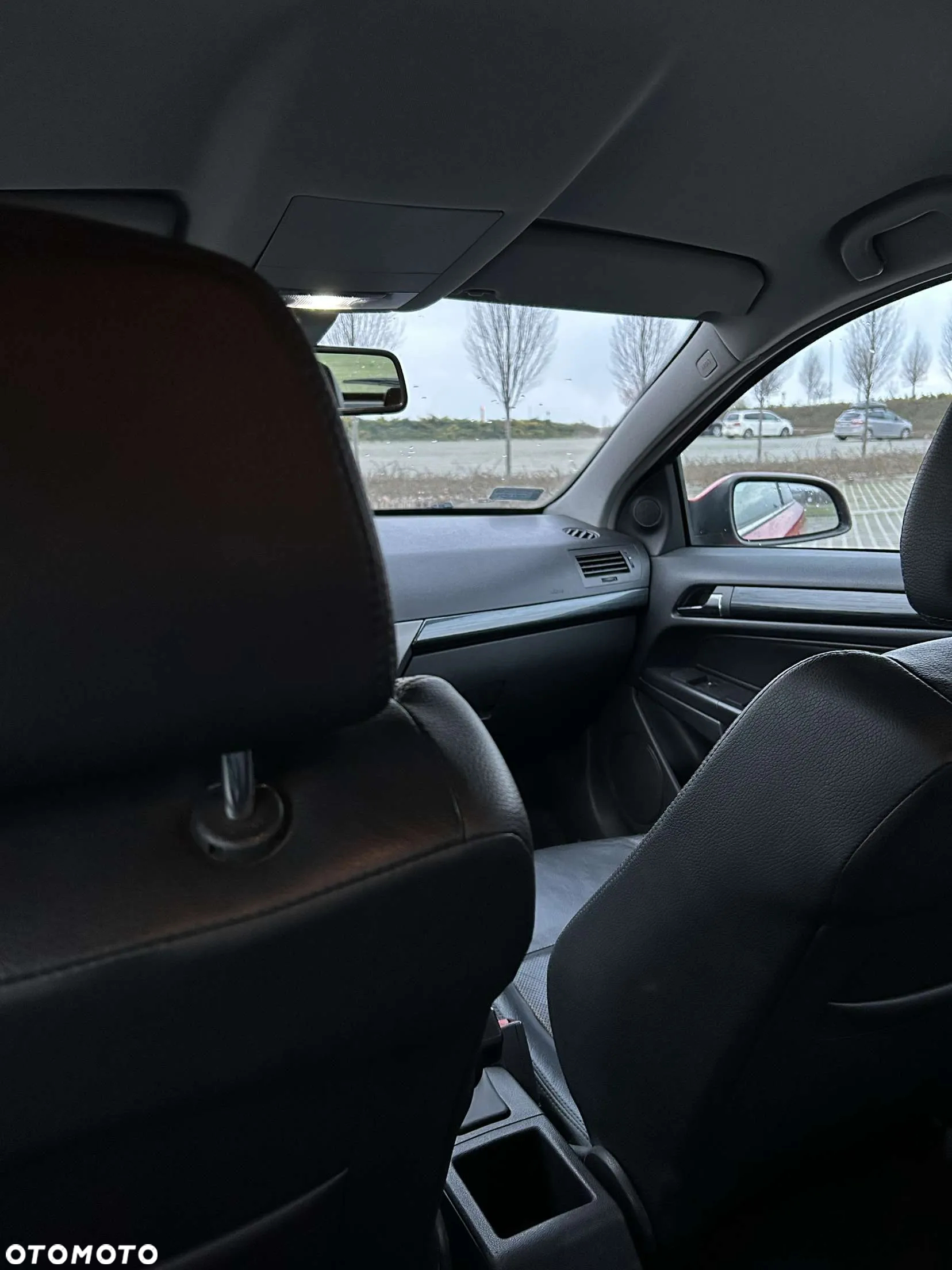 Opel Astra GTC 1.8 Cosmo - 38