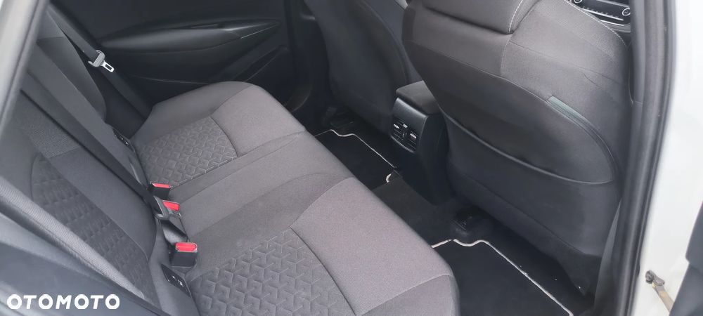 Toyota Corolla 2.0 Hybrid Comfort - 13