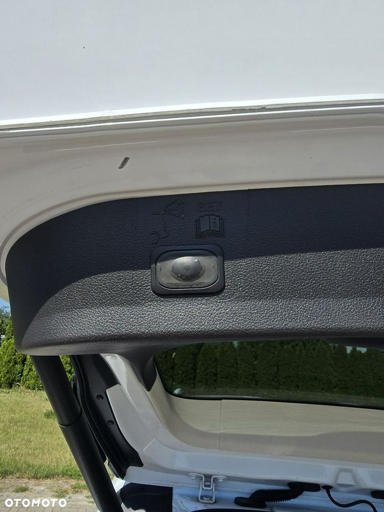 Ford Kuga - 20