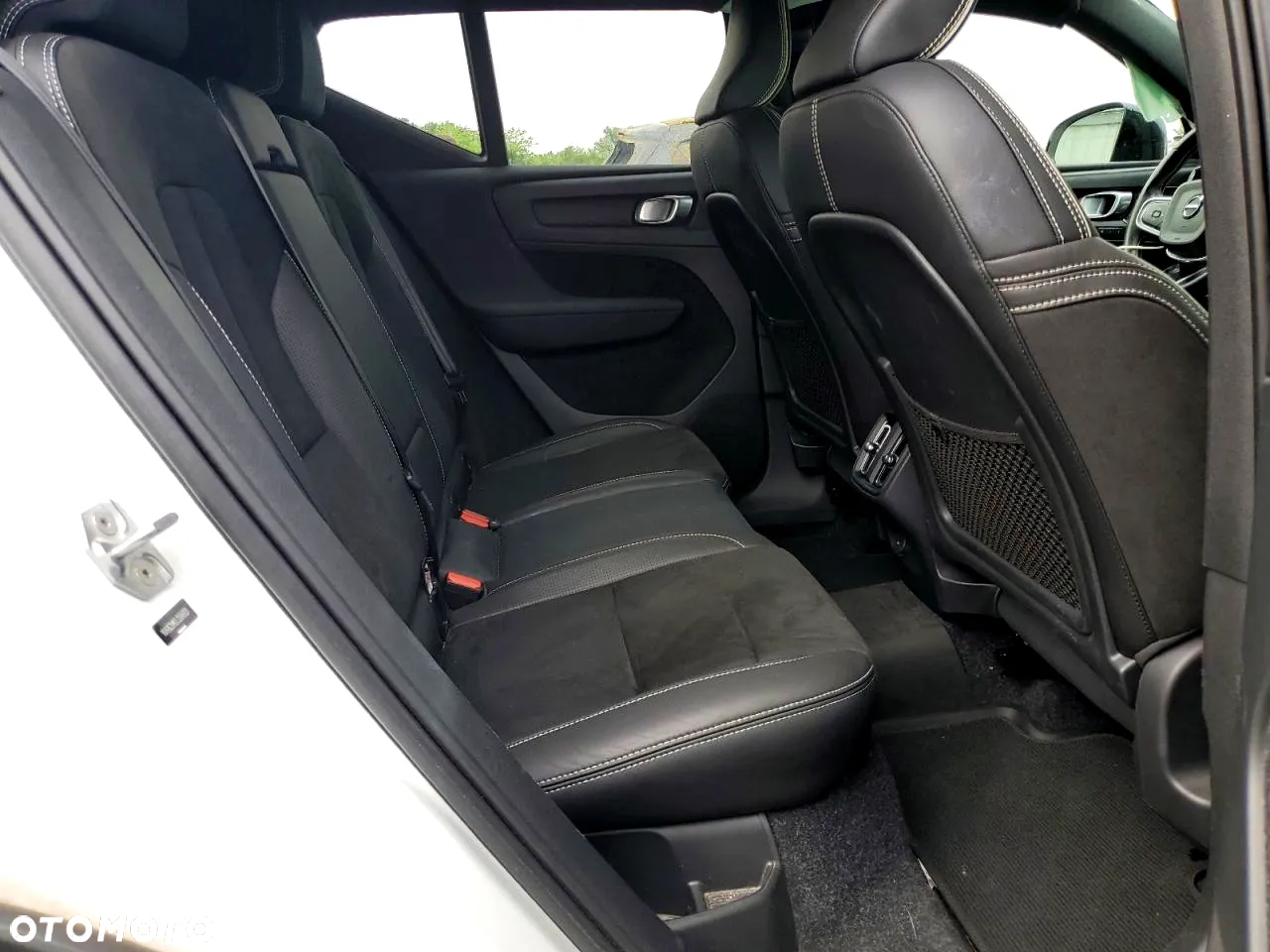 Volvo XC 40 T5 AWD R-Design - 10