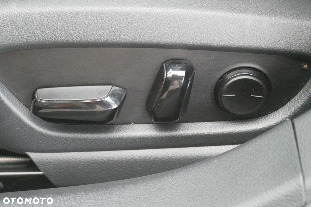 Lexus ES 300h Business Edition - 30