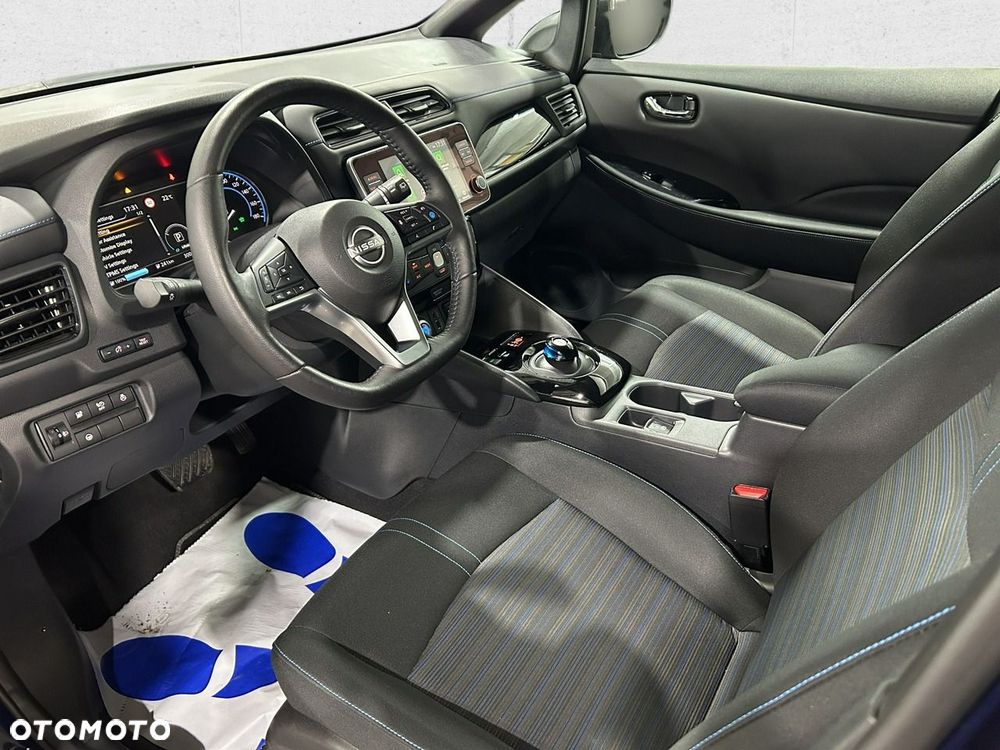 Nissan Leaf - 12