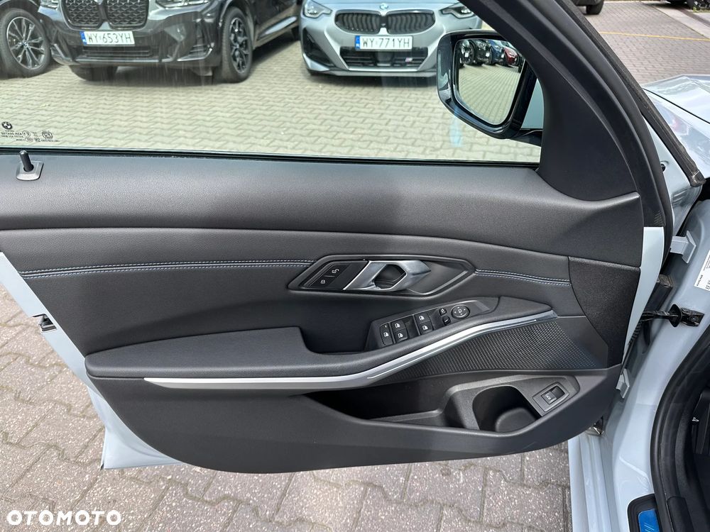 BMW Seria 3 320i xDrive M Sport sport - 11