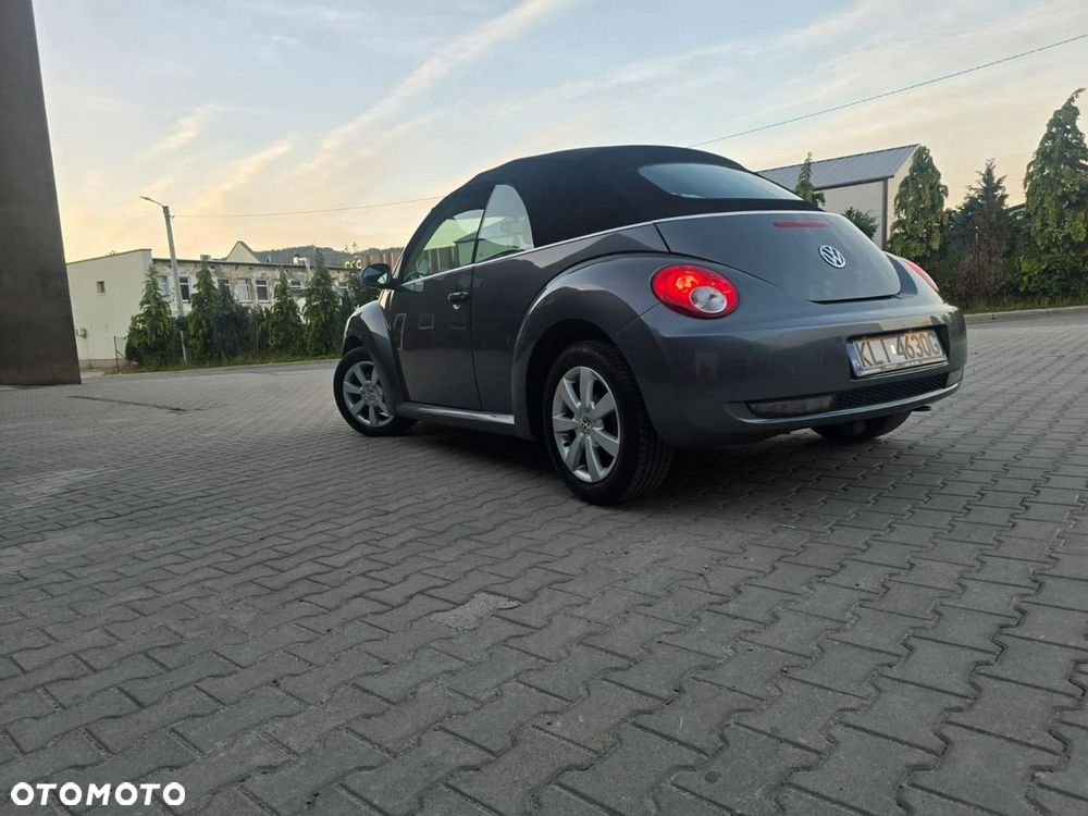 Volkswagen New Beetle - 14
