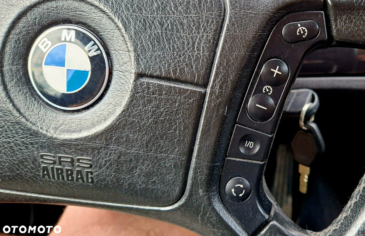 BMW Seria 5 520i - 34